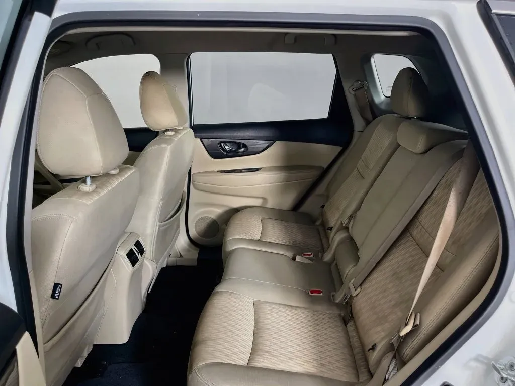 Nissan Rogue photo 29