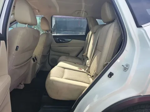 More photos of 2019 Nissan Rogue SV at Clement Supercenter, MO