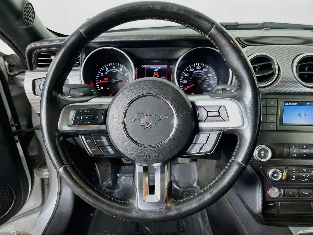 Ford Mustang photo 13