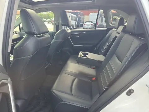 More photos of 2019 Toyota RAV4 Limited at Clement Supercenter, MO