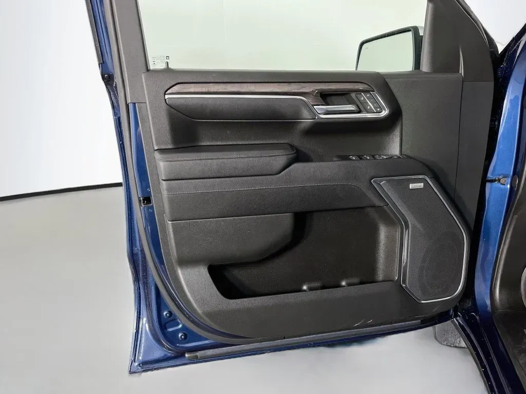 Chevrolet Silverado photo 27