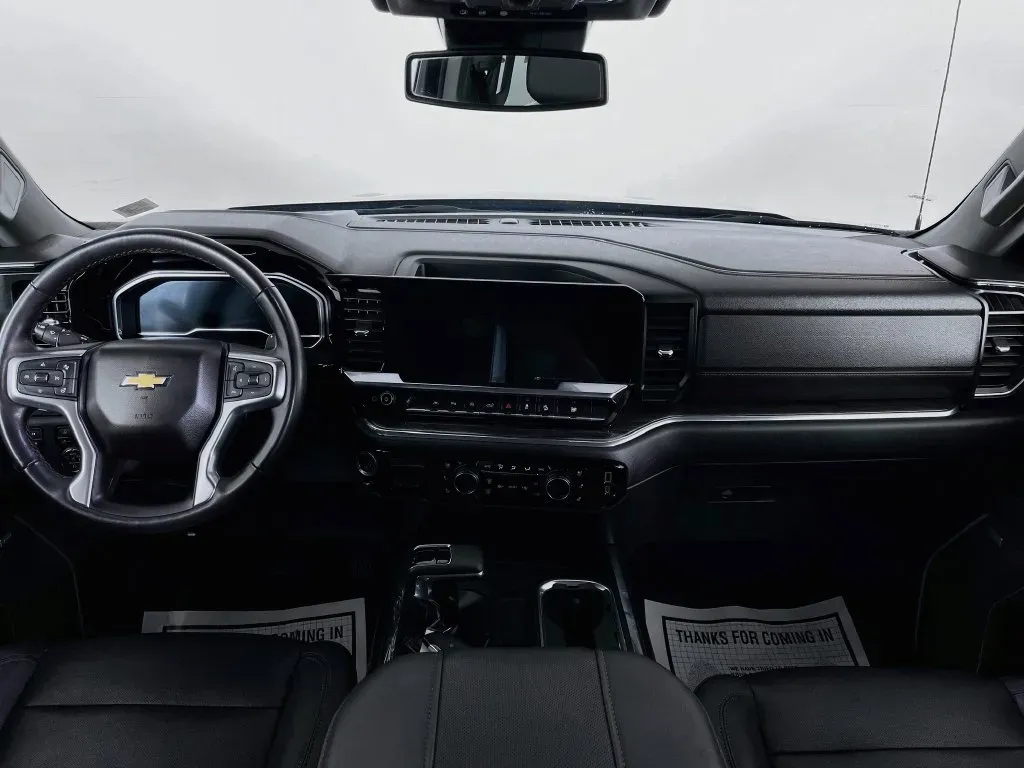 Chevrolet Silverado photo 10