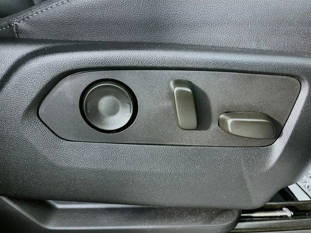 Chevrolet Silverado photo 34