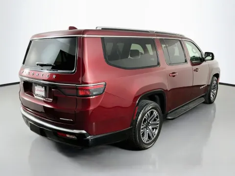 More photos of 2023 Jeep Wagoneer L Series II at Clement Supercenter, MO