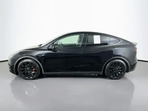More photos of 2022 Tesla Model Y Performance at Clement Supercenter, MO
