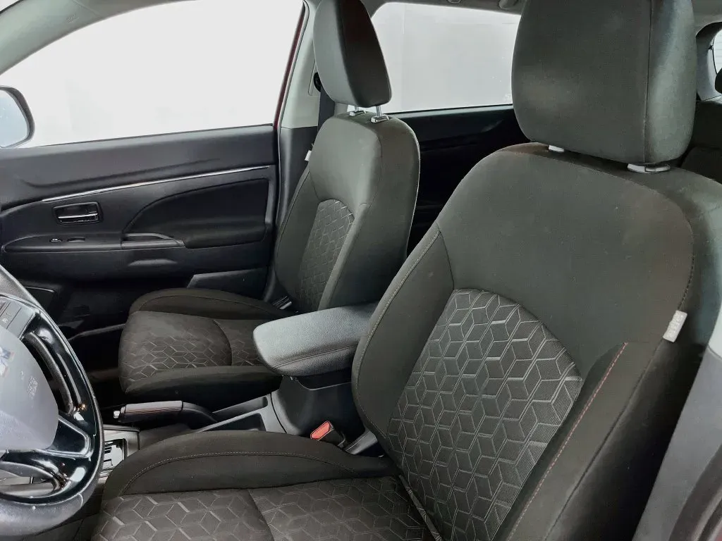 Mitsubishi Outlander Sport photo 27
