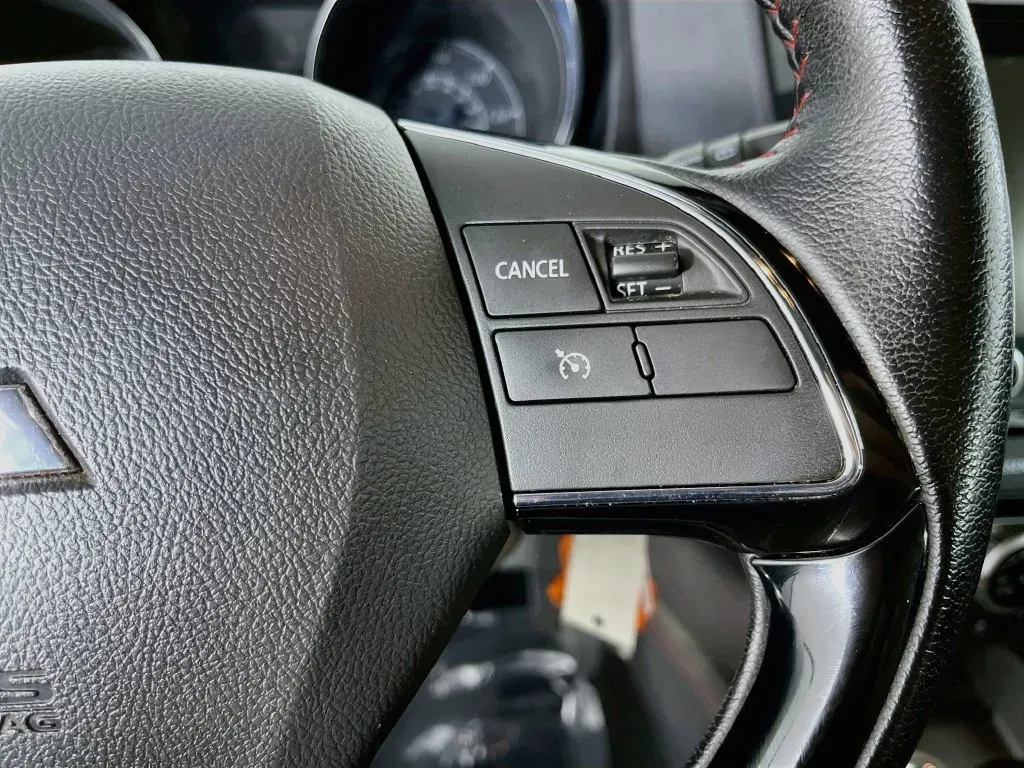 Mitsubishi Outlander Sport photo 14