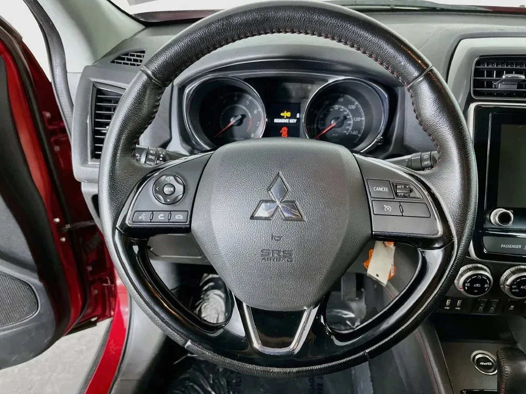 Mitsubishi Outlander Sport photo 11