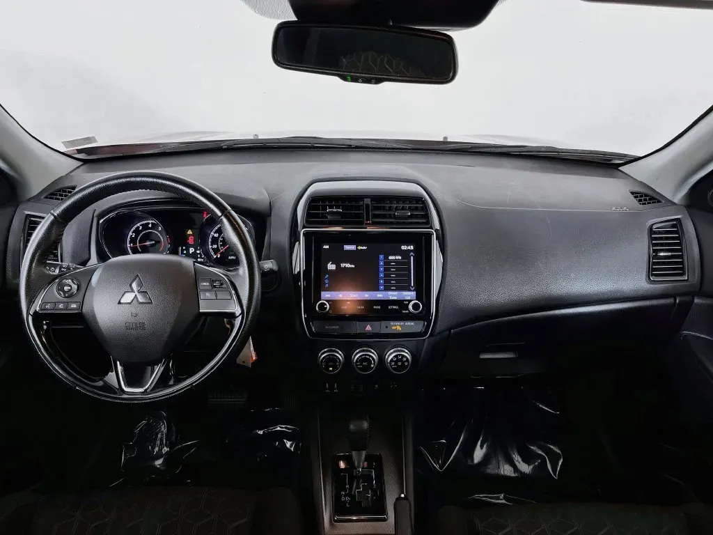 Mitsubishi Outlander Sport photo 10