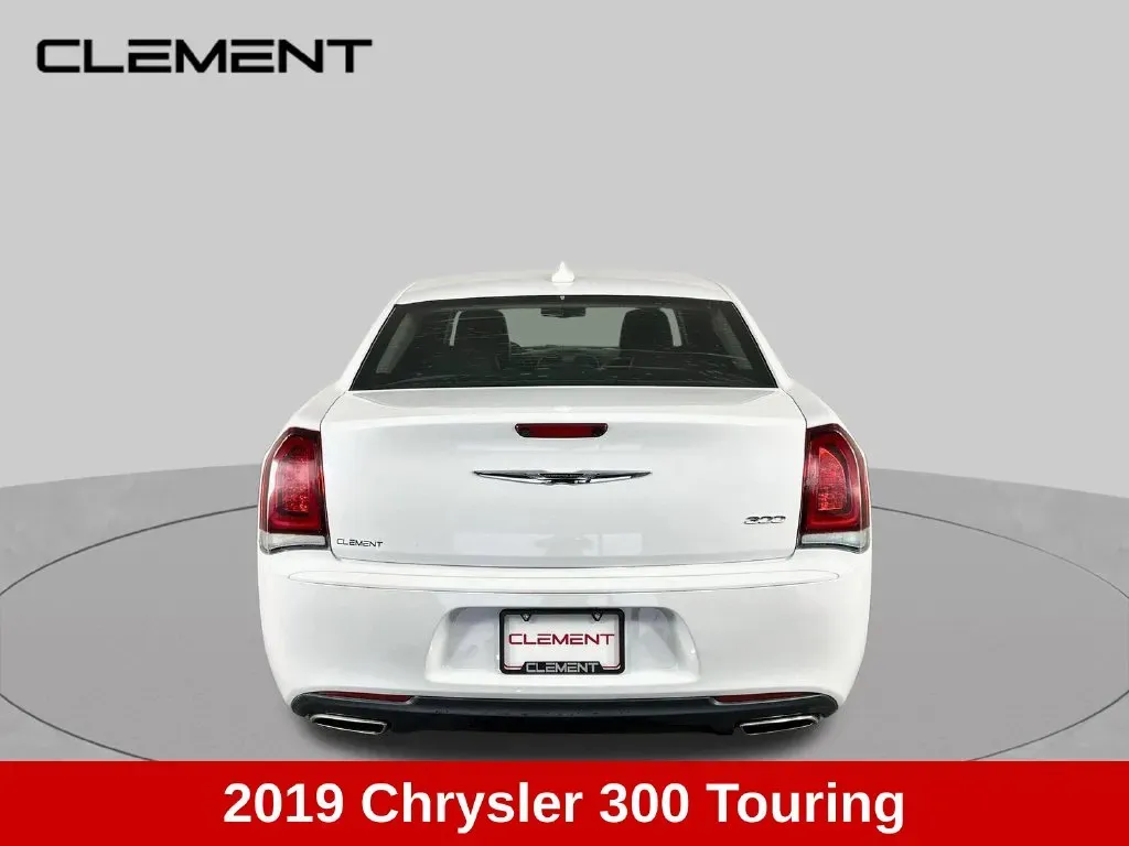 Chrysler 300 photo 7