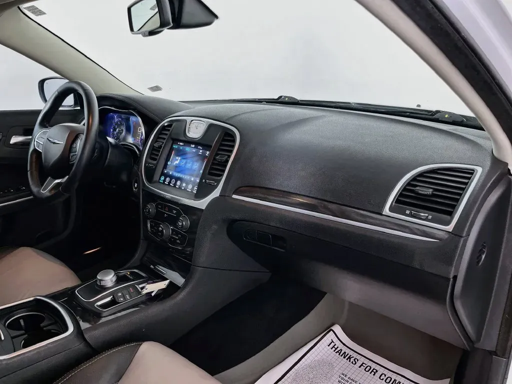 Chrysler 300 photo 34