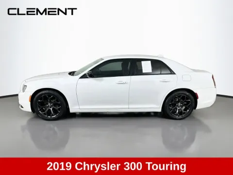 More photos of 2019 Chrysler 300 Touring at Clement Supercenter, MO