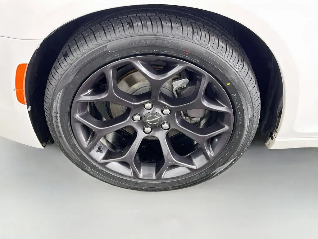 Chrysler 300 photo 37