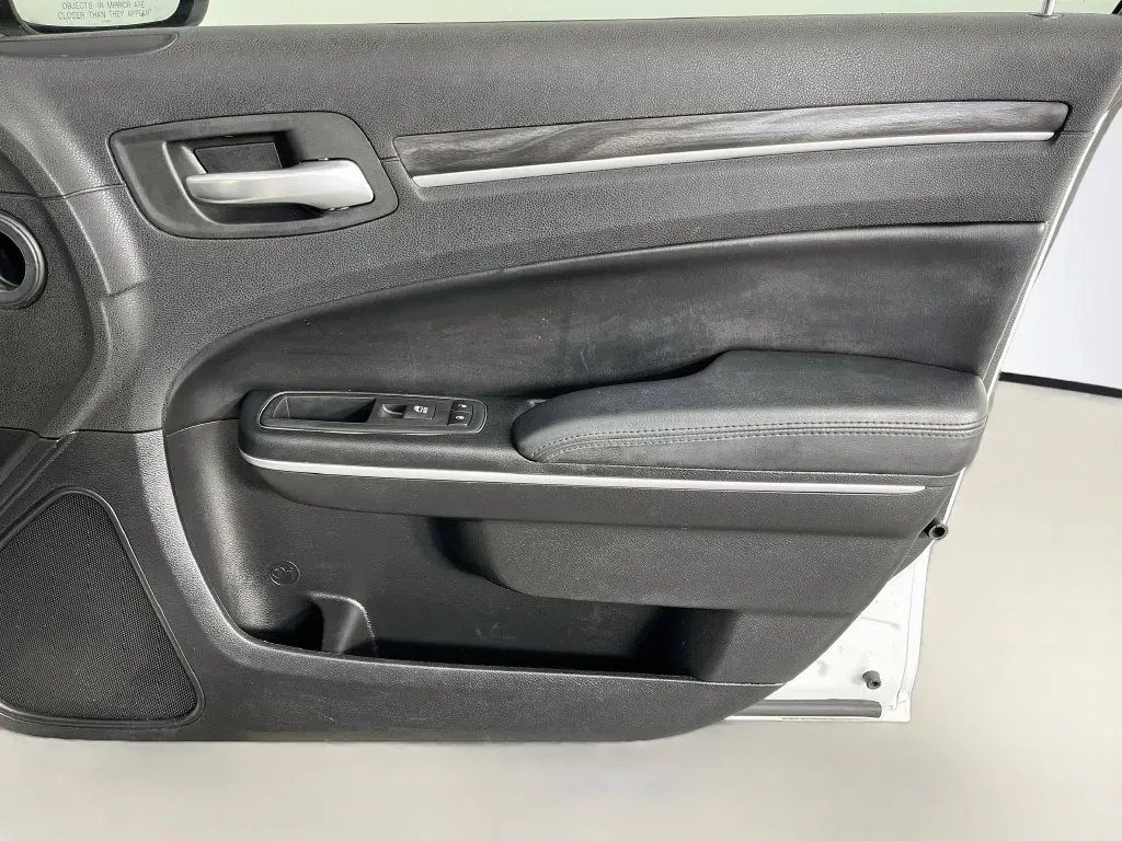 Chrysler 300 photo 35