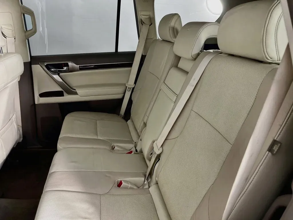 Lexus GX photo 32