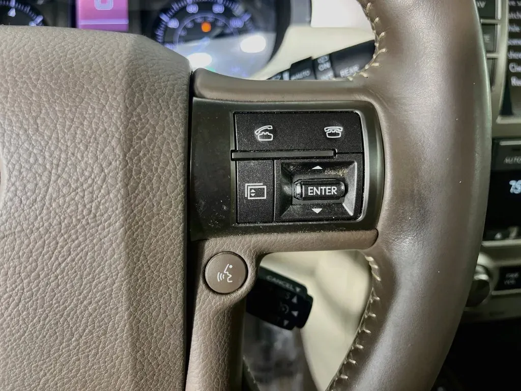 Lexus GX photo 16