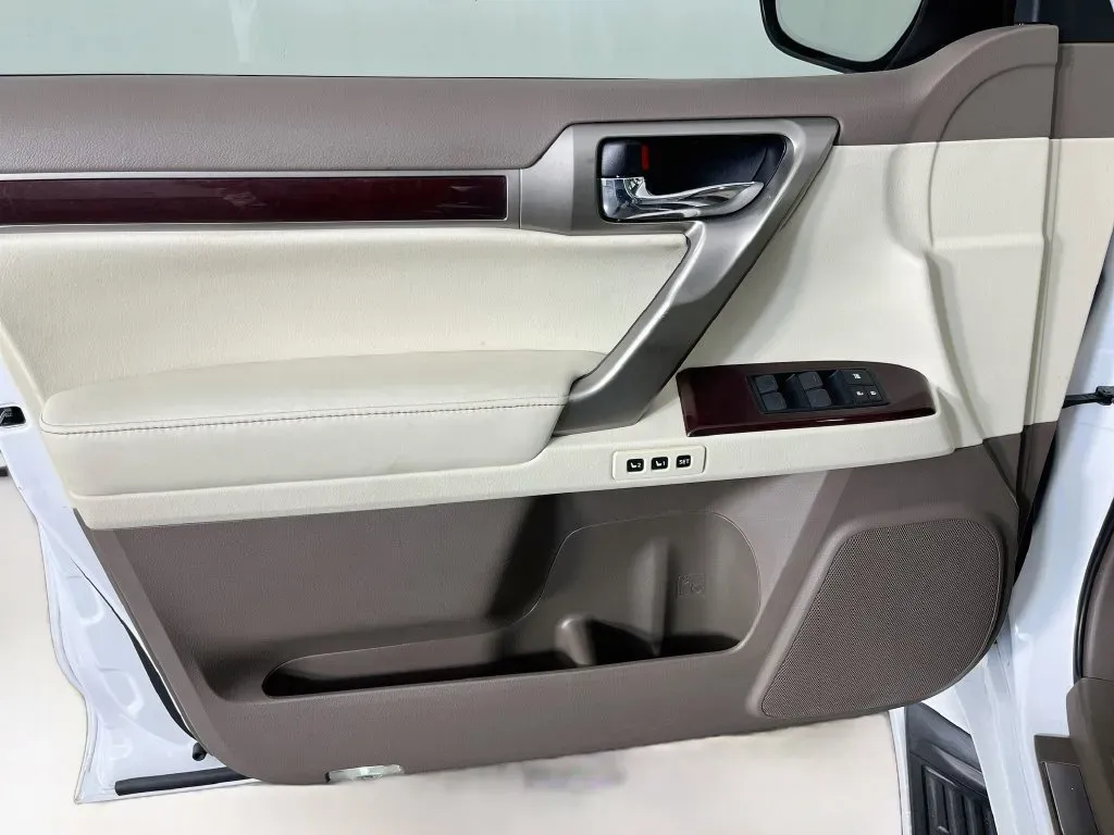 Lexus GX photo 27