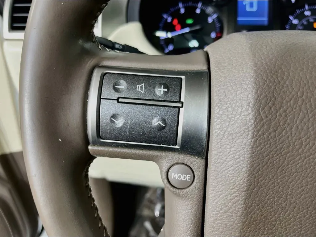Lexus GX photo 14