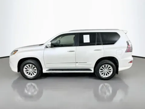 More photos of 2019 Lexus GX 460 at Clement Supercenter, MO
