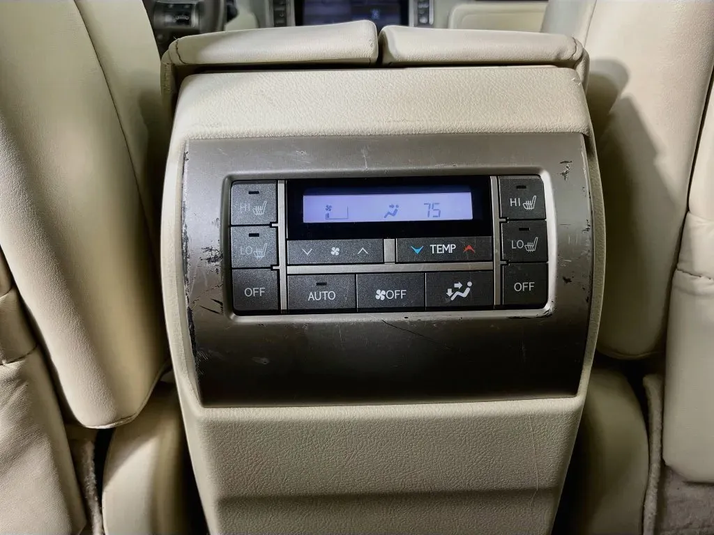 Lexus GX photo 34