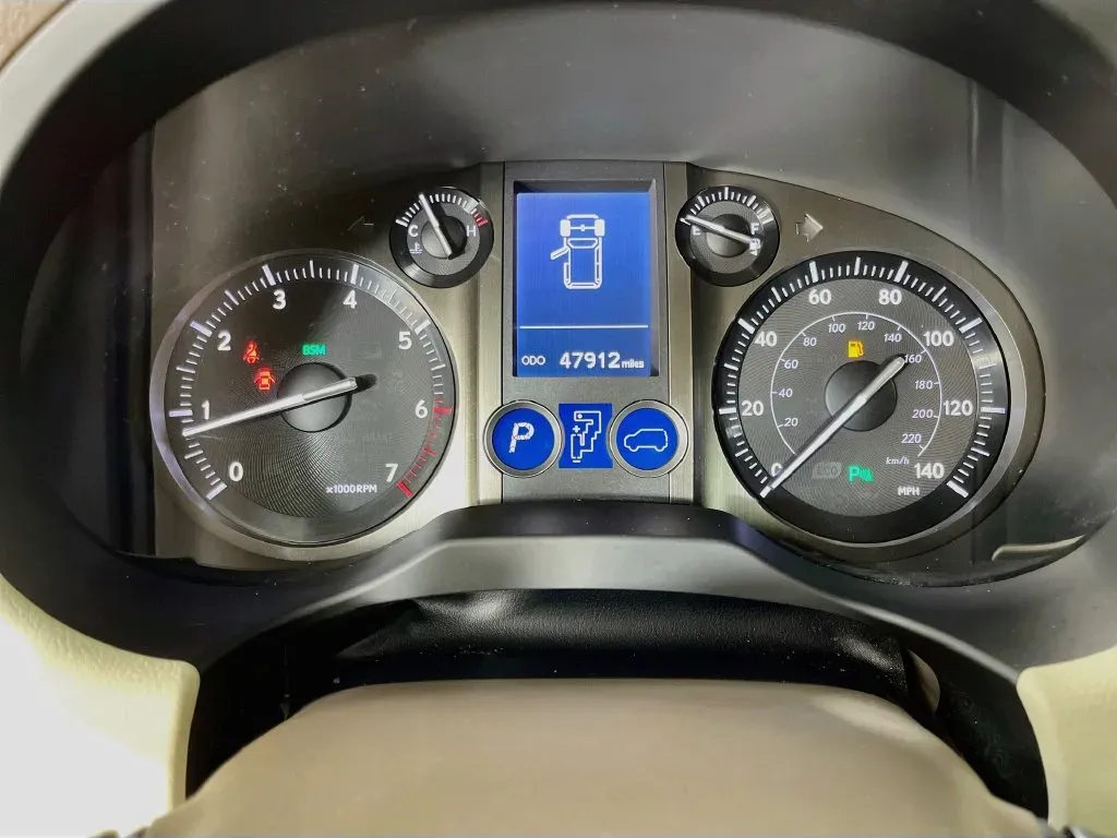 Lexus GX photo 17
