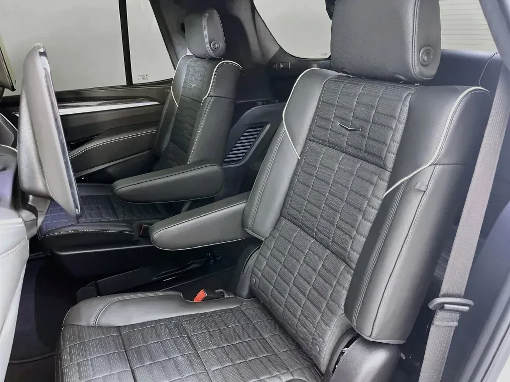Cadillac Escalade photo 34