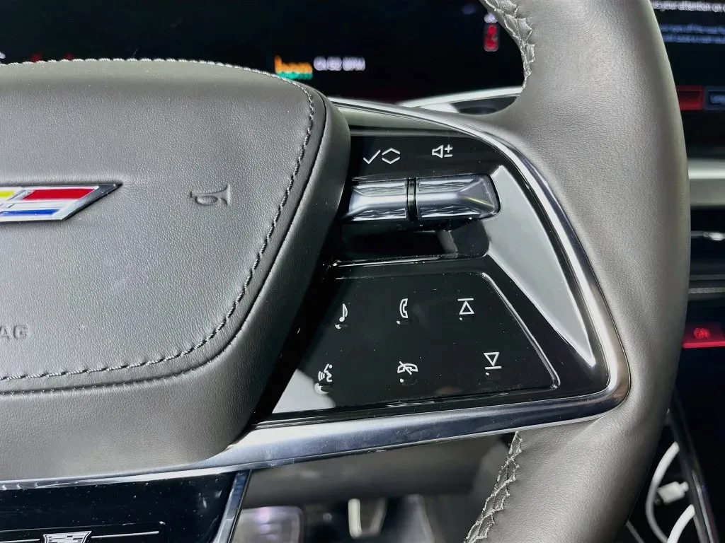 Cadillac Escalade photo 16