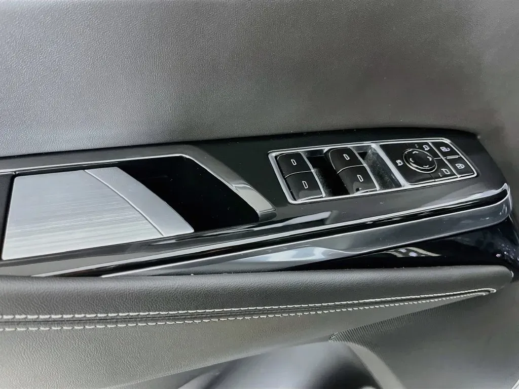 Cadillac Escalade photo 28