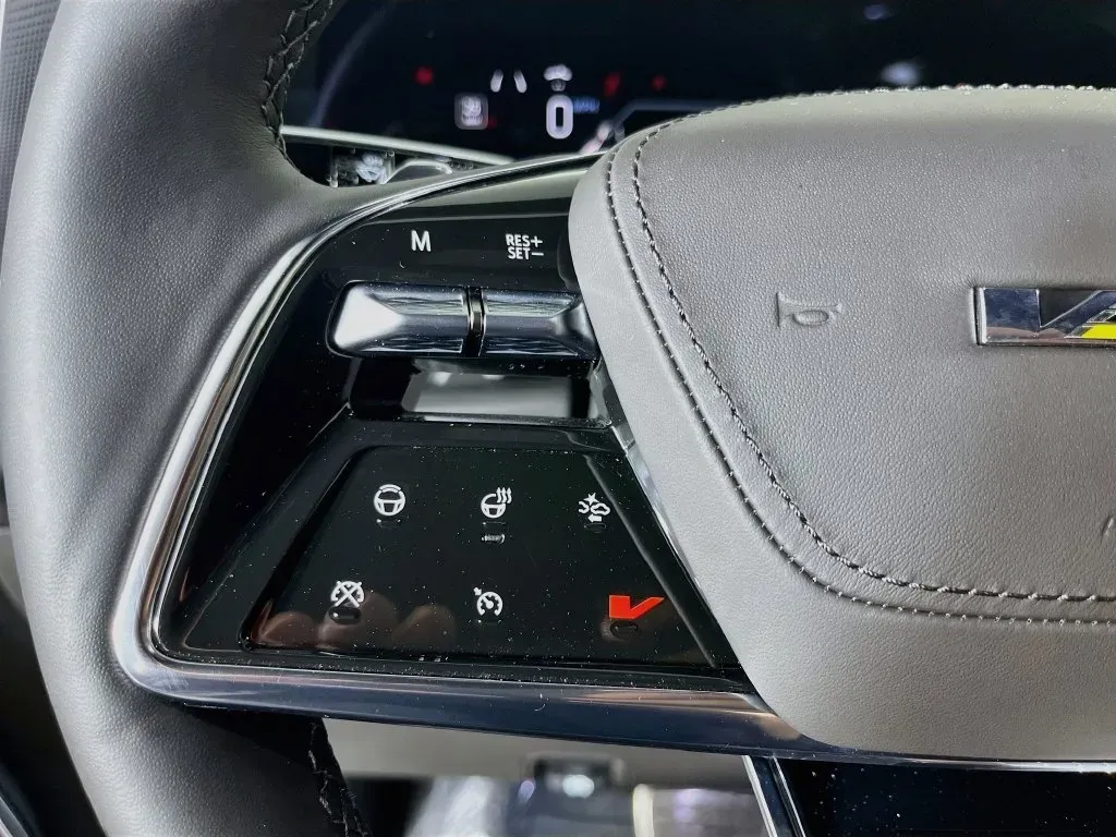 Cadillac Escalade photo 14