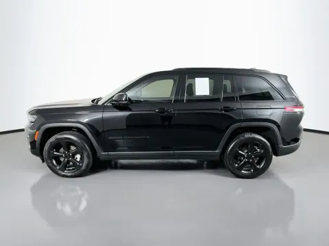 More photos of 2023 Jeep Grand Cherokee Limited at Clement Supercenter, MO