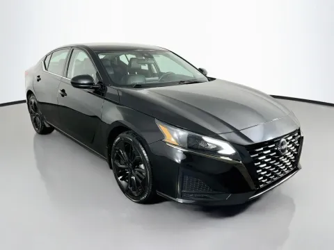 Another view of 2023 Nissan Altima 2.5 SR for sale in St. Charles, MO at Clement Supercenter