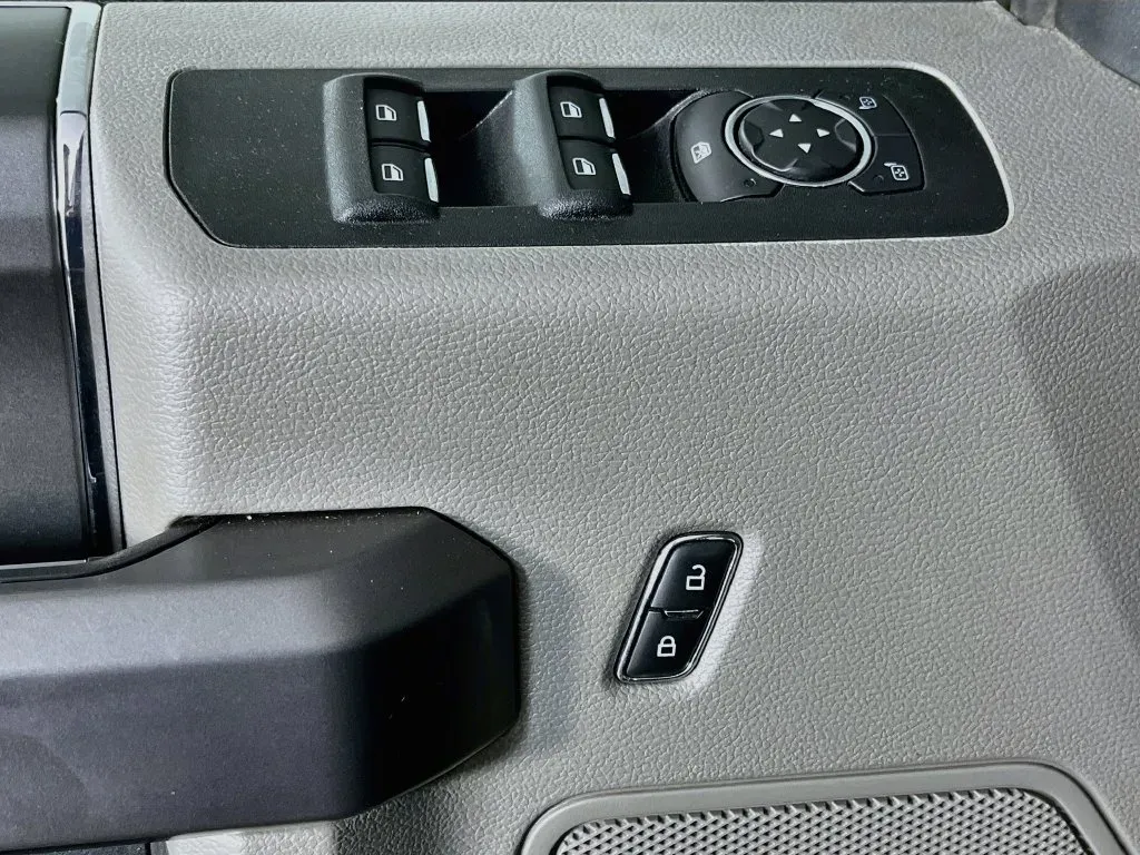 Ford F-150 photo 22