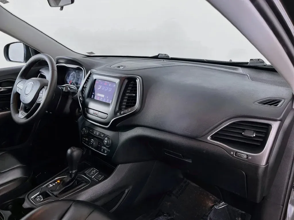 Jeep Cherokee photo 33