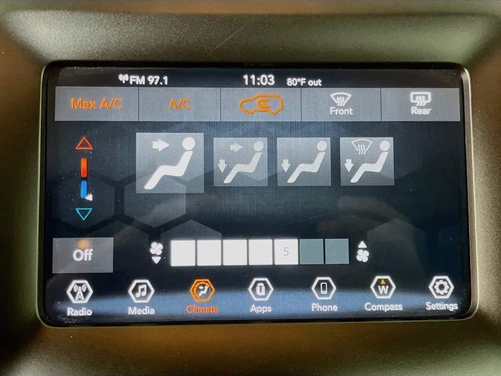 Jeep Cherokee photo 19