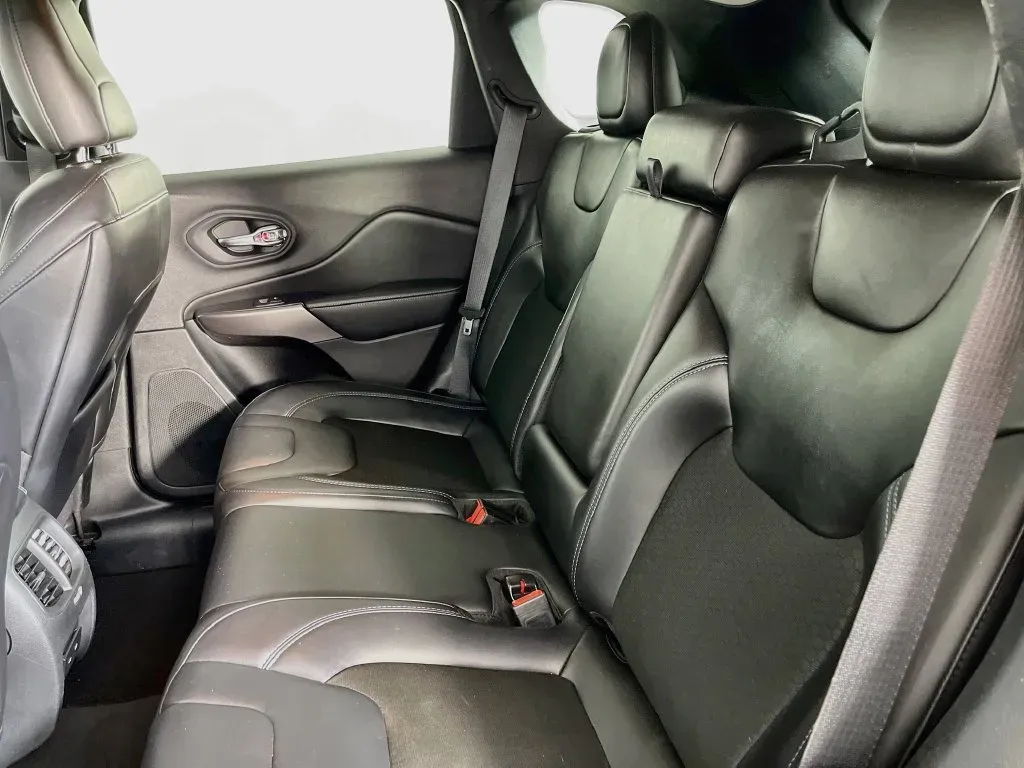Jeep Cherokee photo 28