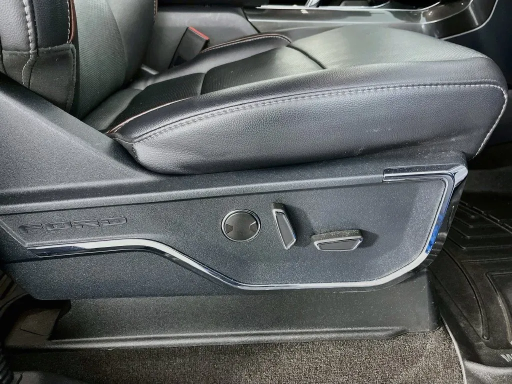 Ford F-150 photo 35