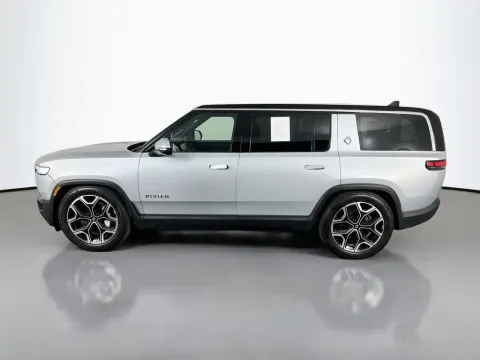 More photos of 2025 Rivian R1S Adventure Dual Motor Standard Pack at Clement Supercenter, MO