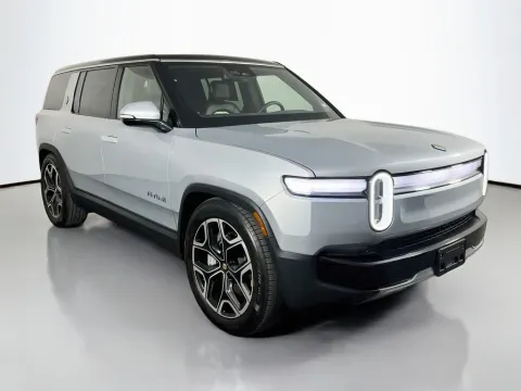 More photos of 2025 Rivian R1S Adventure Dual Motor Standard Pack at Clement Supercenter, MO