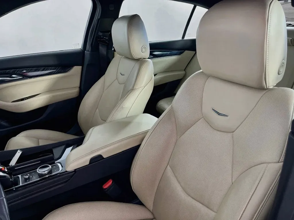 Cadillac CT5 photo 26
