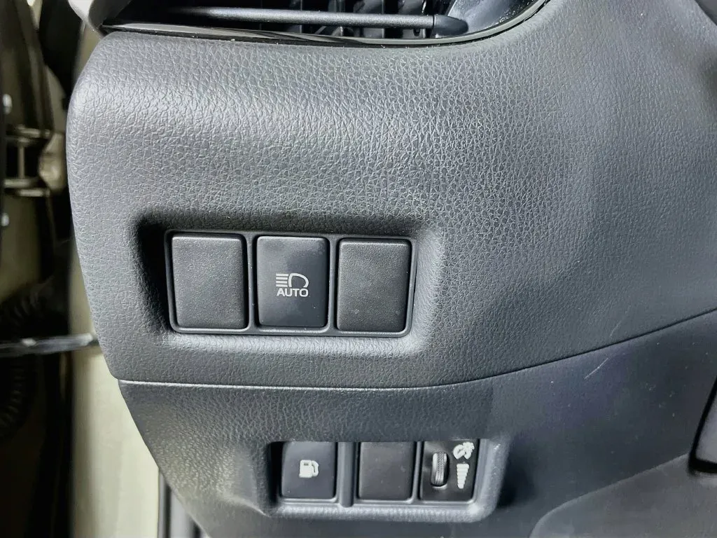 Toyota C-HR photo 11
