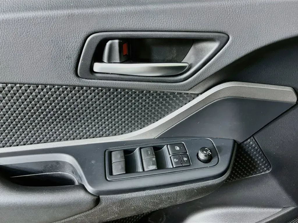 Toyota C-HR photo 22