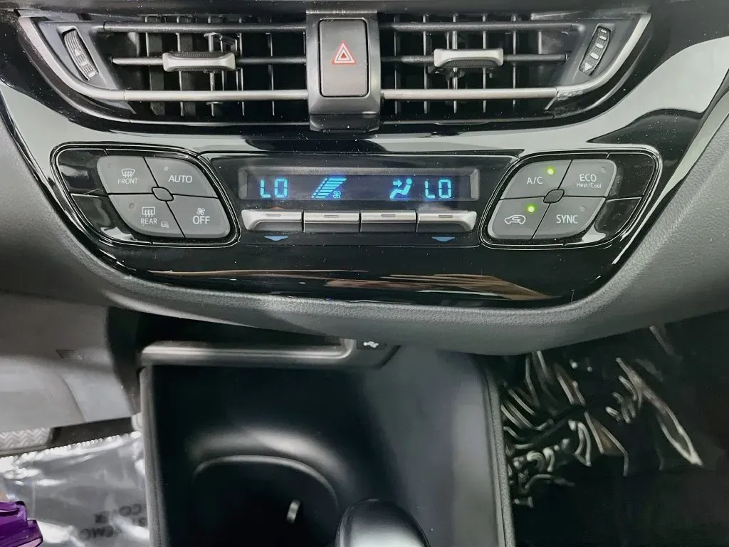 Toyota C-HR photo 20