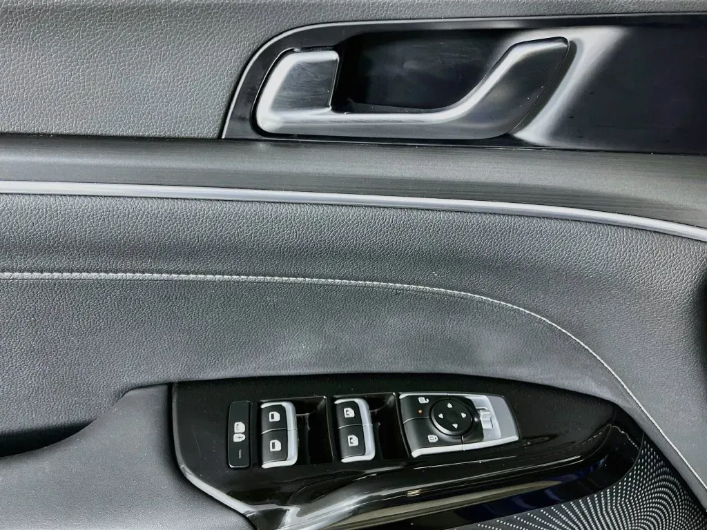 Kia K5 photo 23