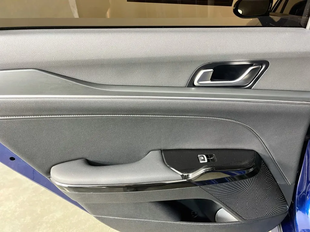 Kia K5 photo 28