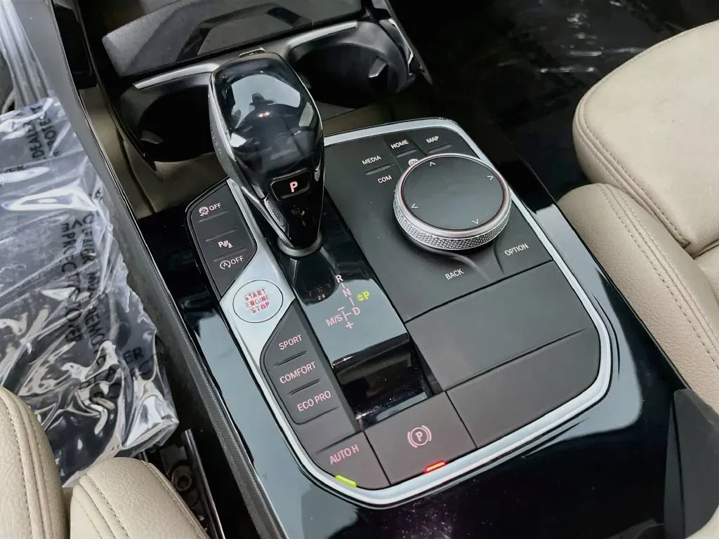 BMW 2 Series photo 21