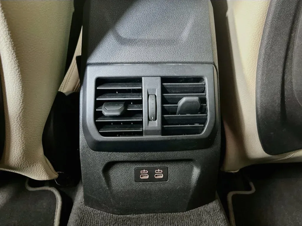 BMW 2 Series photo 33