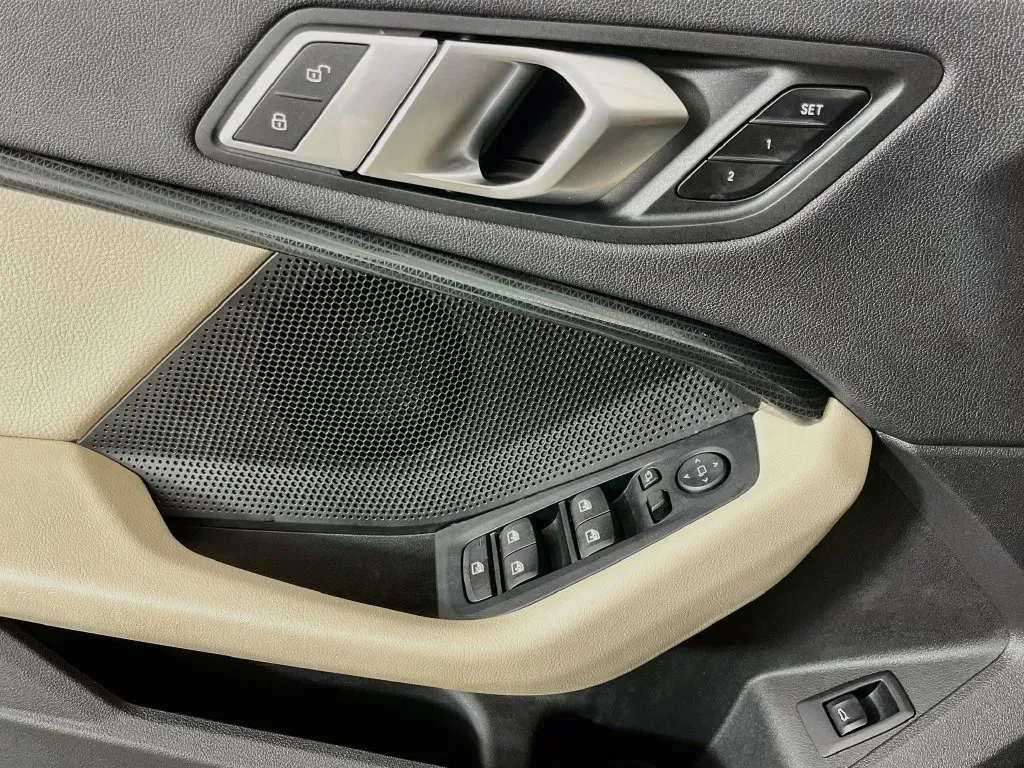 BMW 2 Series photo 25