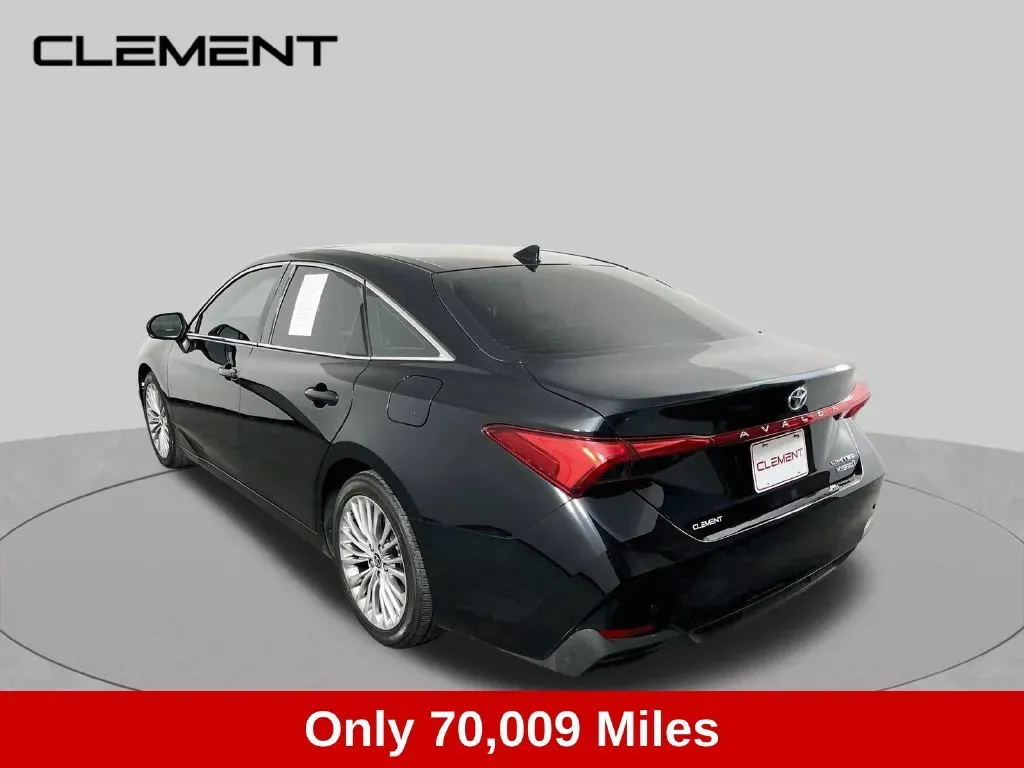 Toyota Avalon photo 8