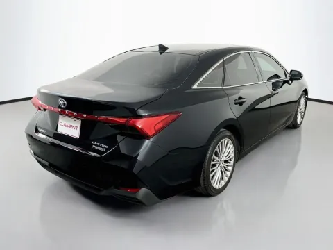 More photos of 2022 Toyota Avalon Hybrid Limited at Clement Supercenter, MO