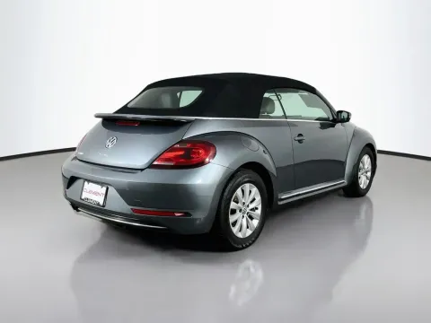 More photos of 2018 Volkswagen Beetle 2.0T S at Clement Supercenter, MO